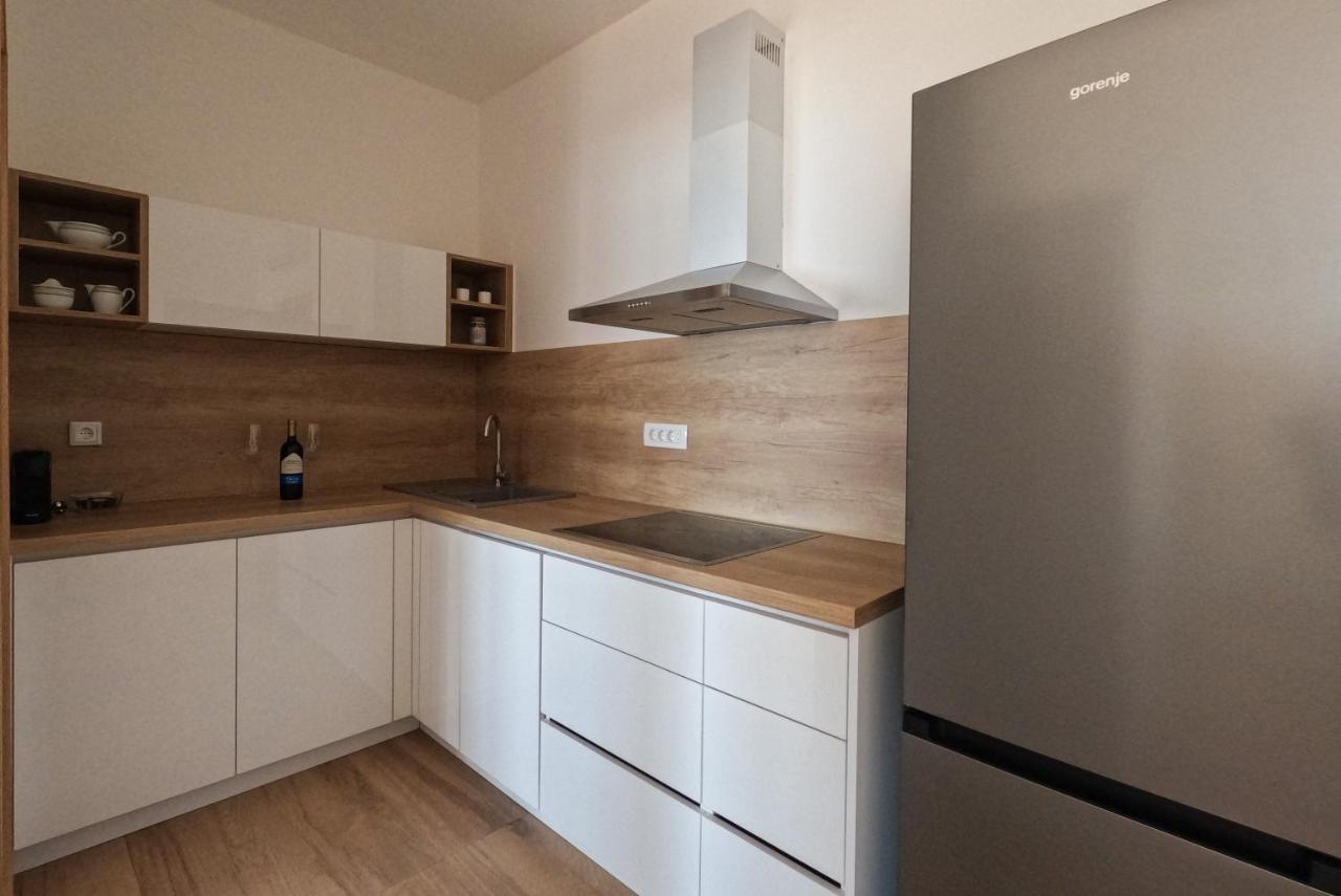 Sea And Mountain View Apartments Дуче Экстерьер фото