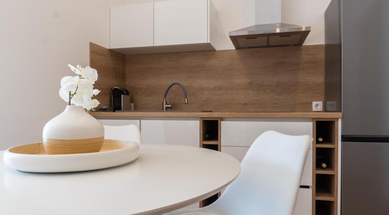 Sea And Mountain View Apartments Дуче Экстерьер фото