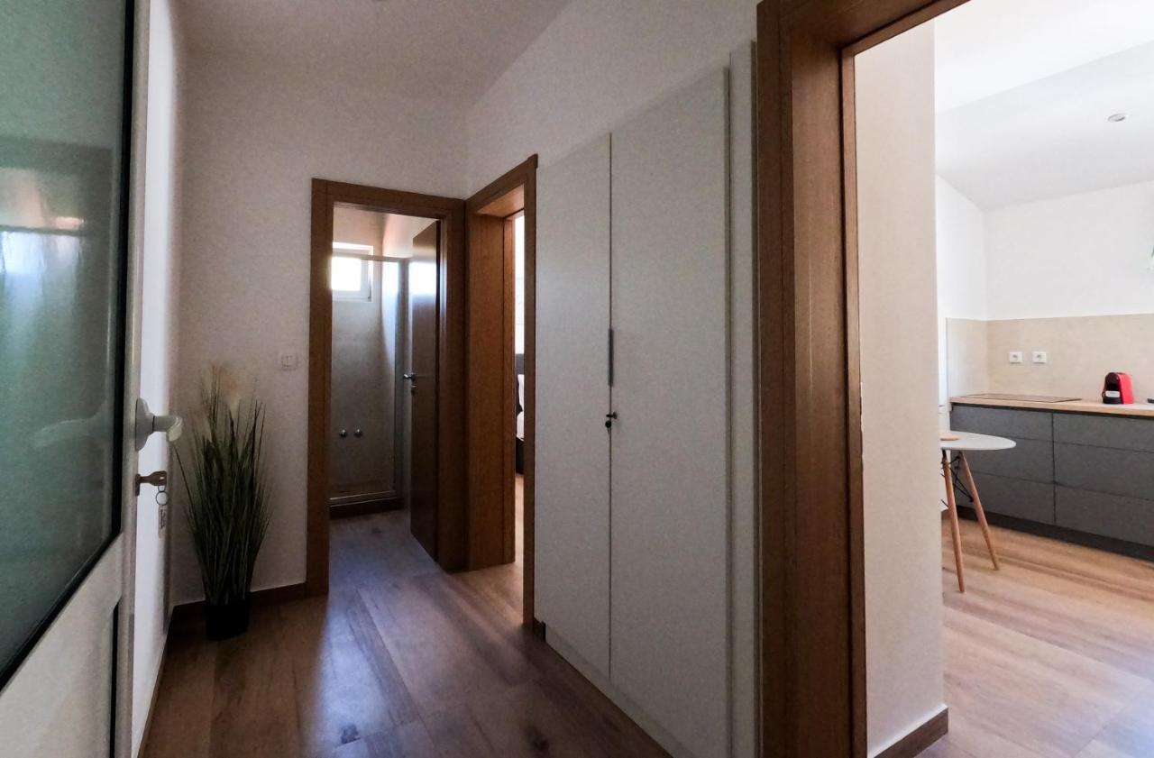 Sea And Mountain View Apartments Дуче Экстерьер фото